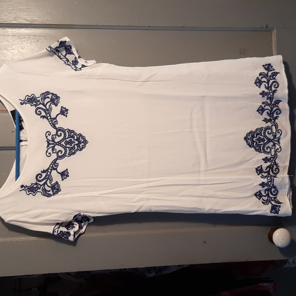 Lulus white with blue embroidery dress